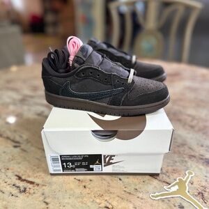 Travis Scott Jordan 1 low “Velvet Brown” PS Size 13C